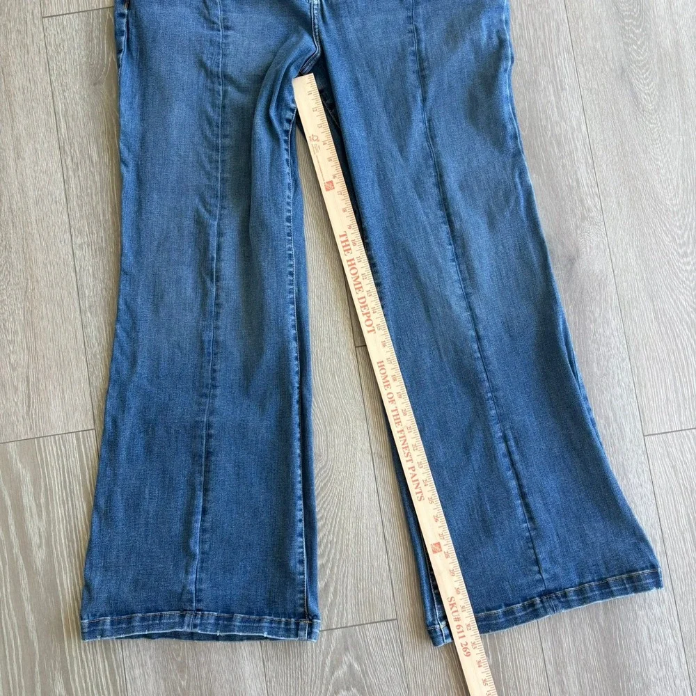 Lane Bryant Signature Fit Flare Jeans Blue Mid Rise Seam Front 22L Stretch Denim